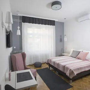 https://dom-apartman.szeged-hotels.com