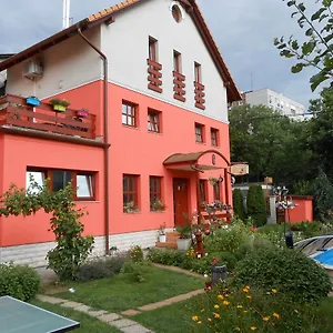 Guest house Aranyeso Vendeghaz Csorbai, Budapest