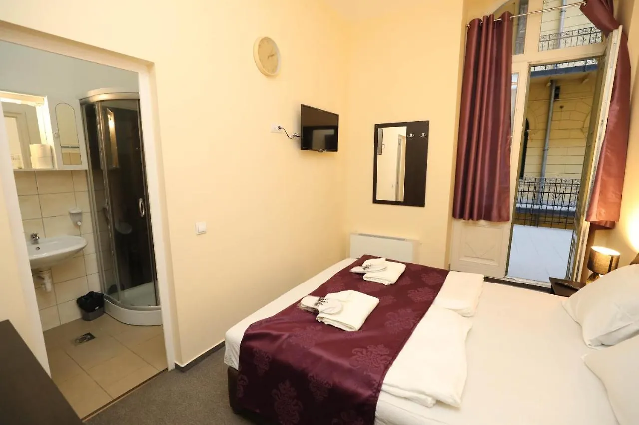 Hotel California 3*, Budapest Hungary