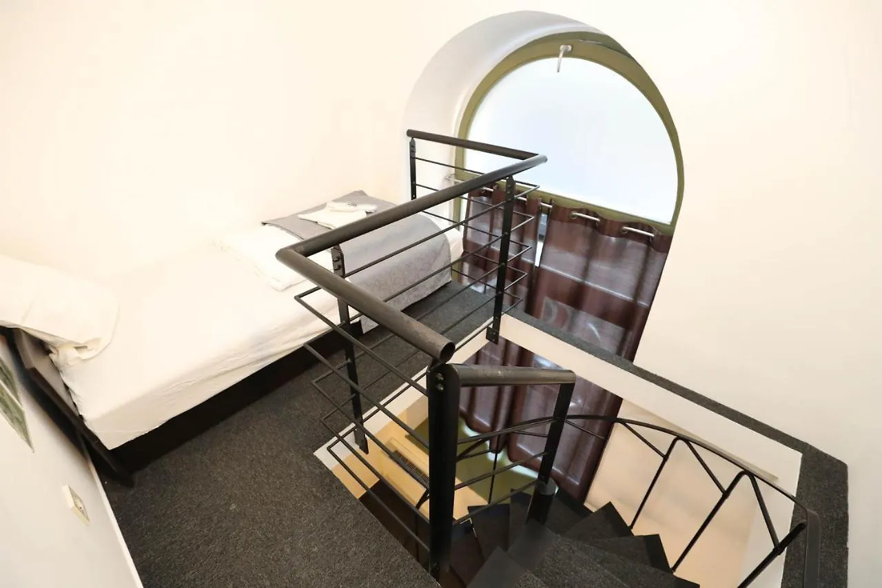 Hotel California 3*, Budapest